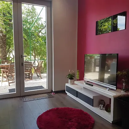 Apartment Adis *