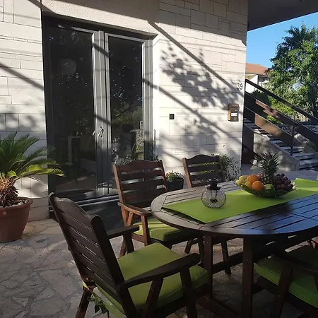 Adis Apartment *