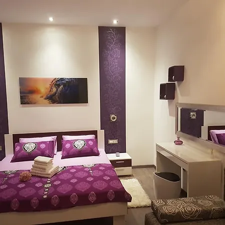Apartment Adis *