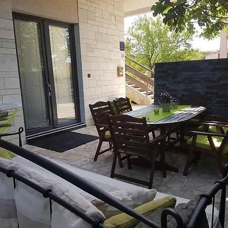 Apartment Adis