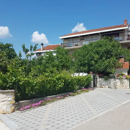 Adis Apartment